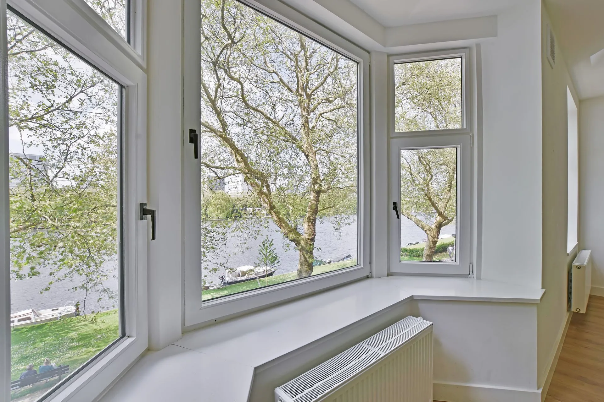 Double-pane Low-E window